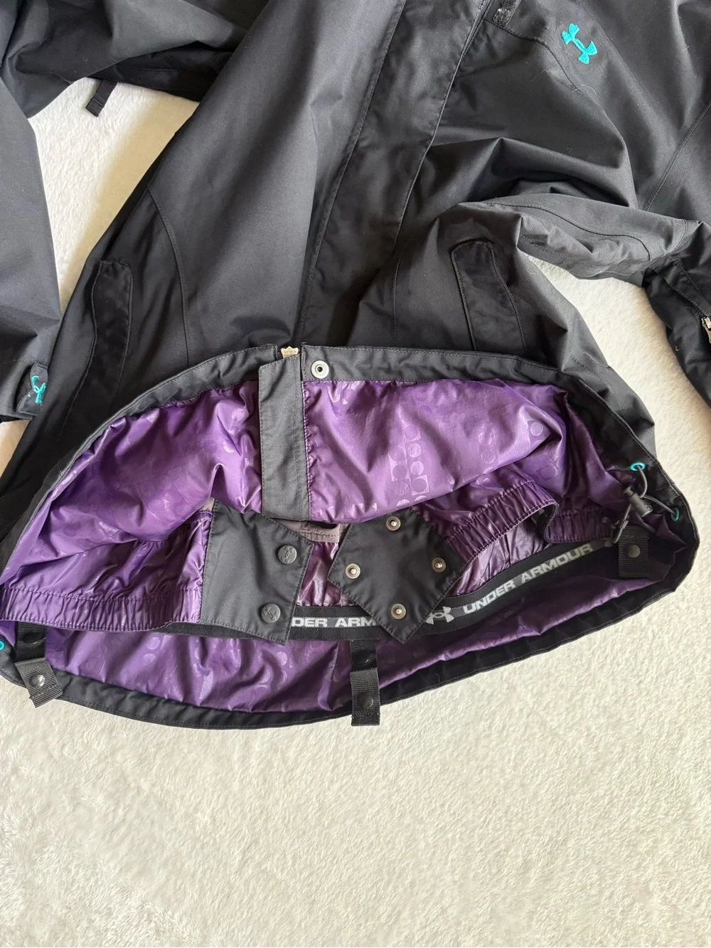 Under Armour Women’s Black Hooded Ski Snow Jacket Large Waterproof Winter Coat